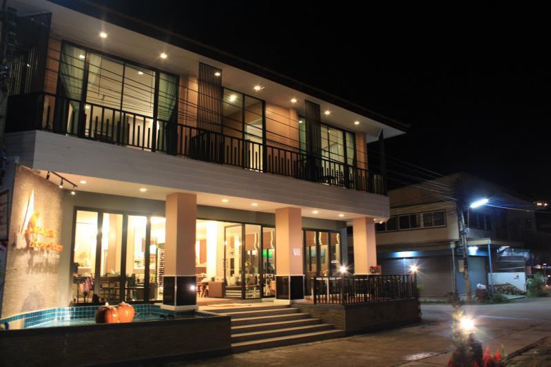 Saranya River House