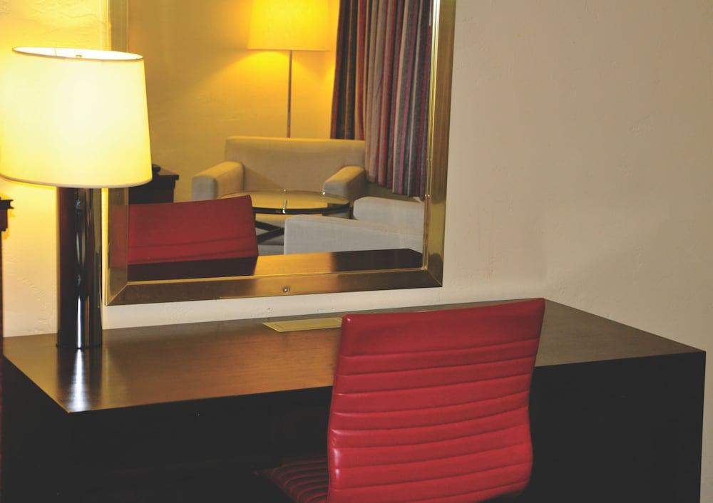 ترافيلارز إن مانتيكا غرفة