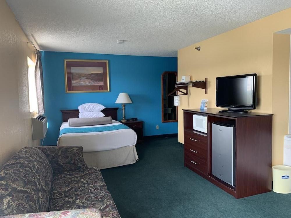 هاورد جونسون باي ويندام دينفر ويست أخرى