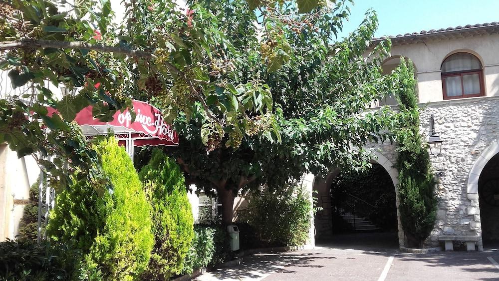 Citotel Le Sphinx Property Grounds
