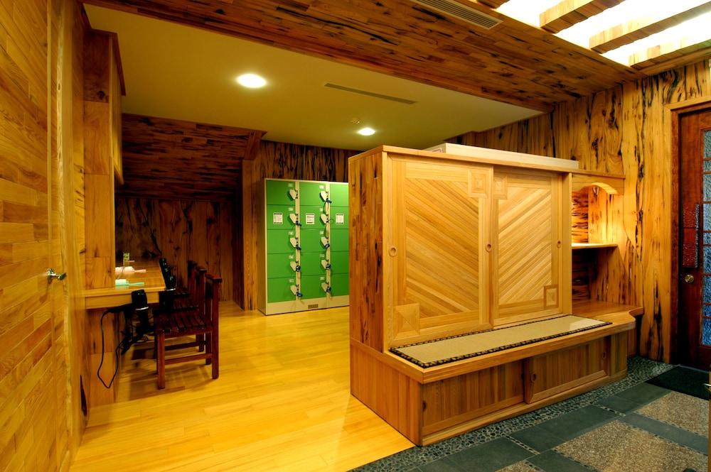 Full Moon Spa Interior