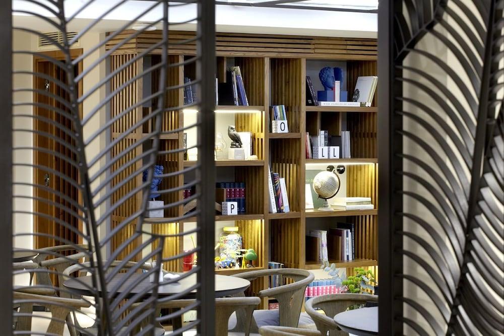 Apollon Library Suites Featured Image