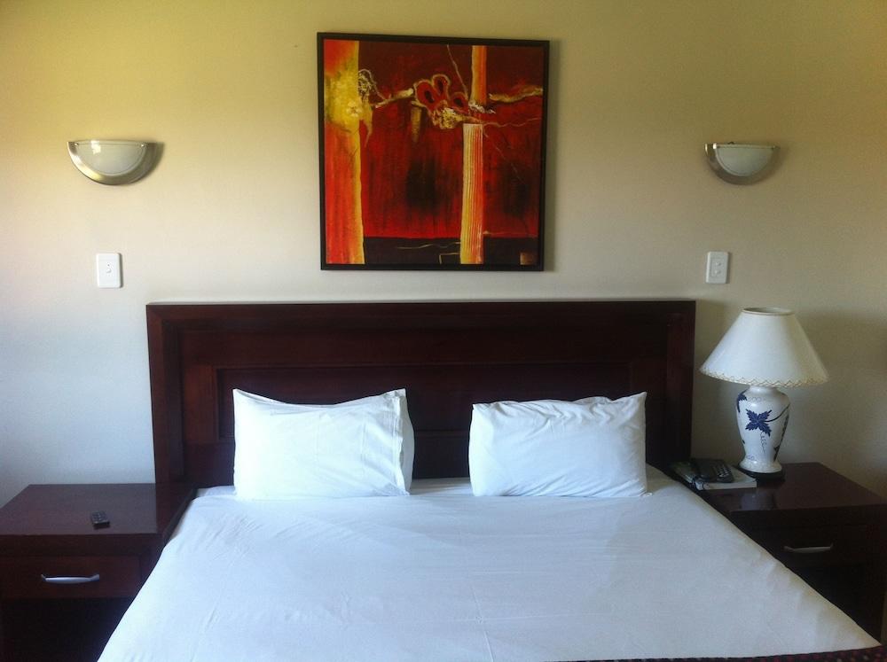 Desert Sands Motel Room