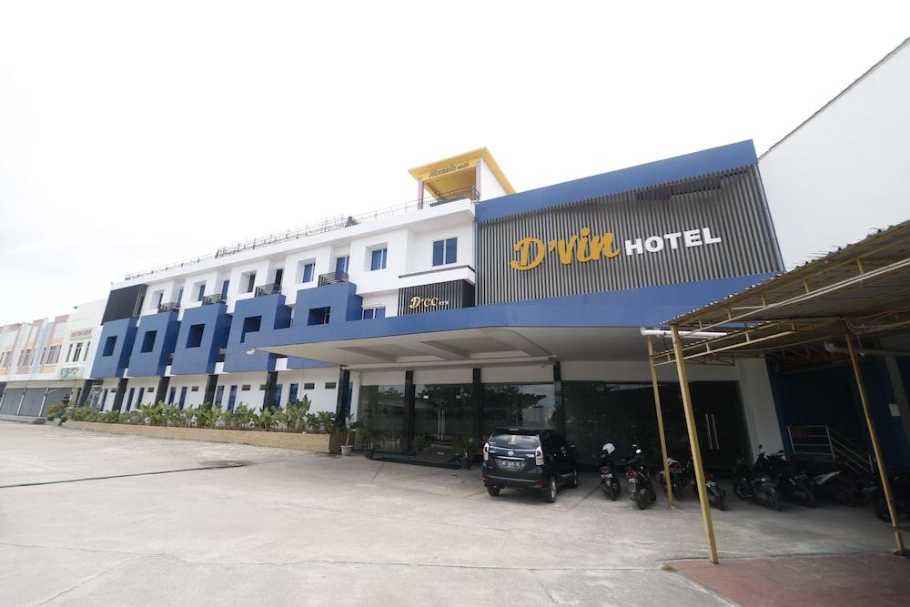 ريد دورز بلس آت تانجونج أونكان باتام