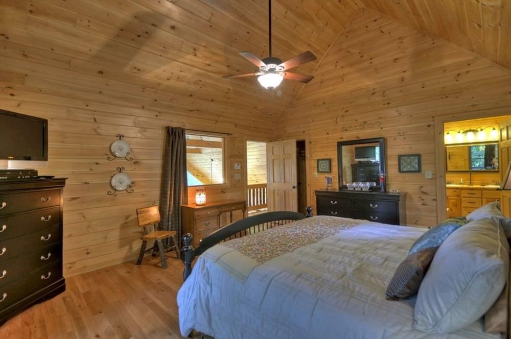 Treasure In The Trees Room