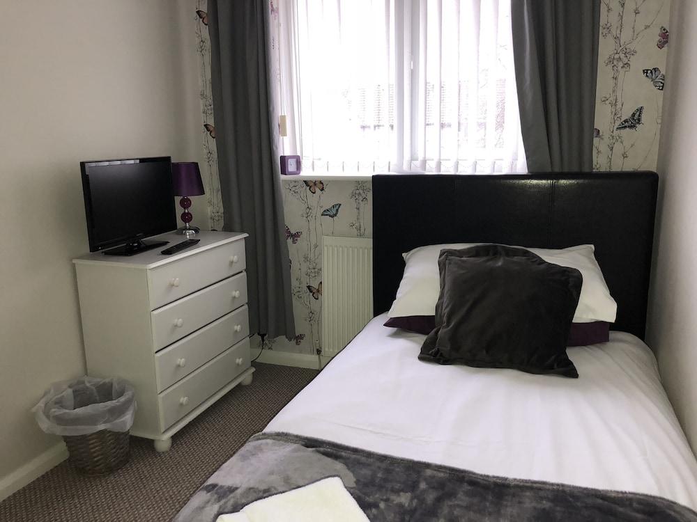 Bewick Crescent Serviced Accomodation Room