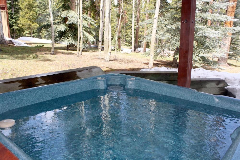 White Wolf 890 By Peak Property Management Outdoor Spa Tub