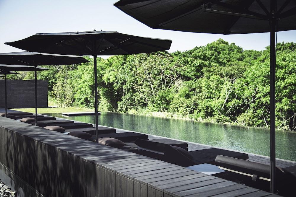Amanemu Outdoor Pool