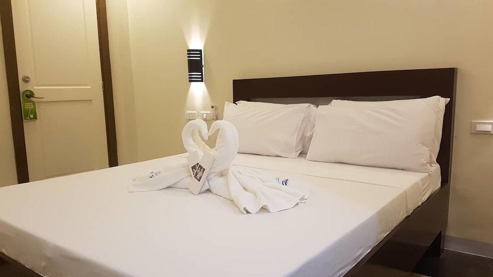 FAP Exzel Hotel and KTV Bar