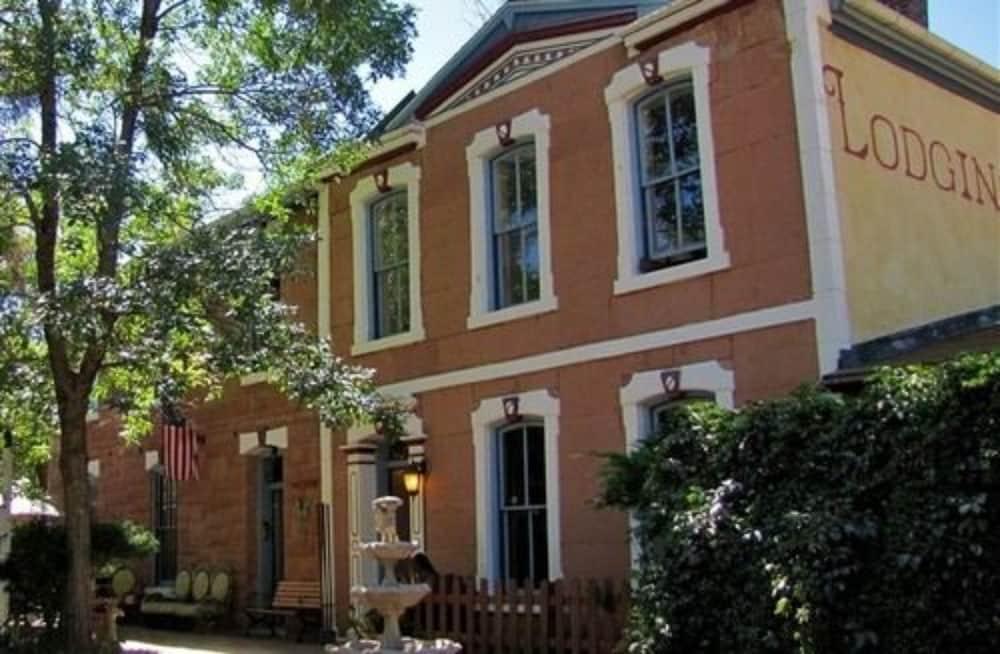 كليف هاوس لودج بد آند بريكفاست المنطقة المحيطة بالمنشأة