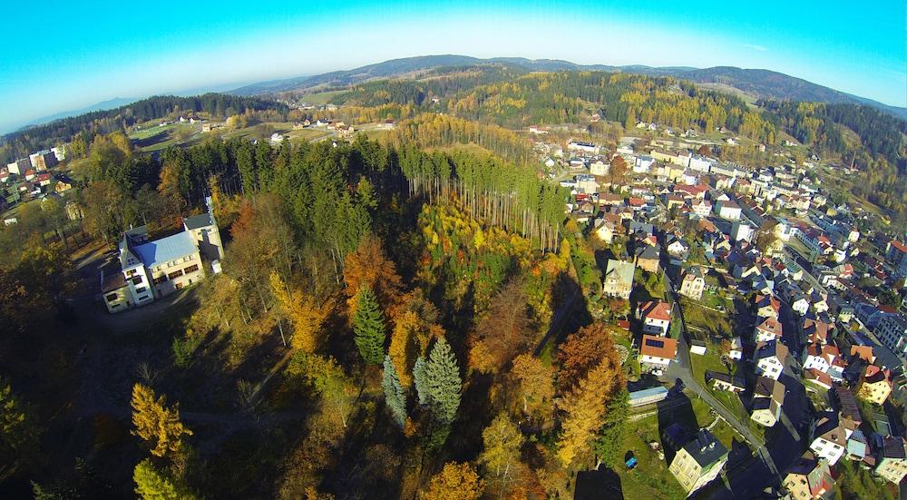 بارك هوتل سمارزوفكا أخرى