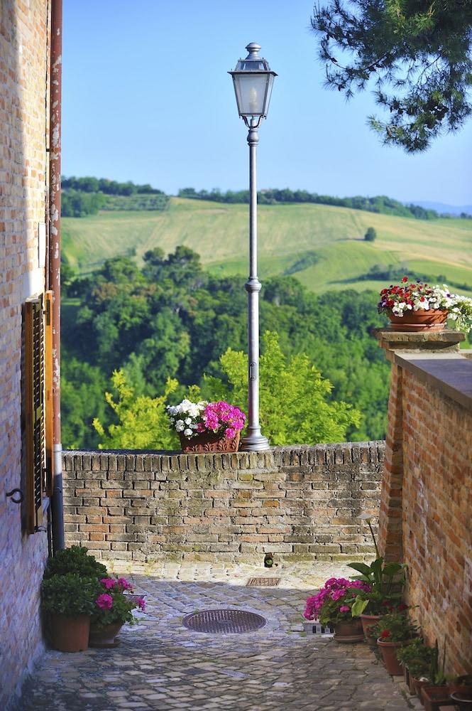 Albergo Diffuso Borgo Montemaggiore Property Grounds