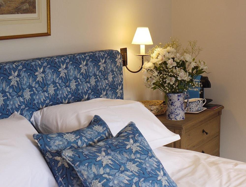 ذي دورسيت أرمز كوتيدجس غرفة