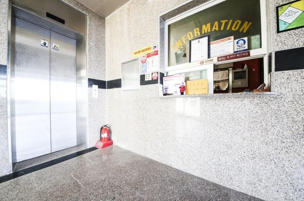 Ocean Front Motel Check-in/Check-out Kiosk