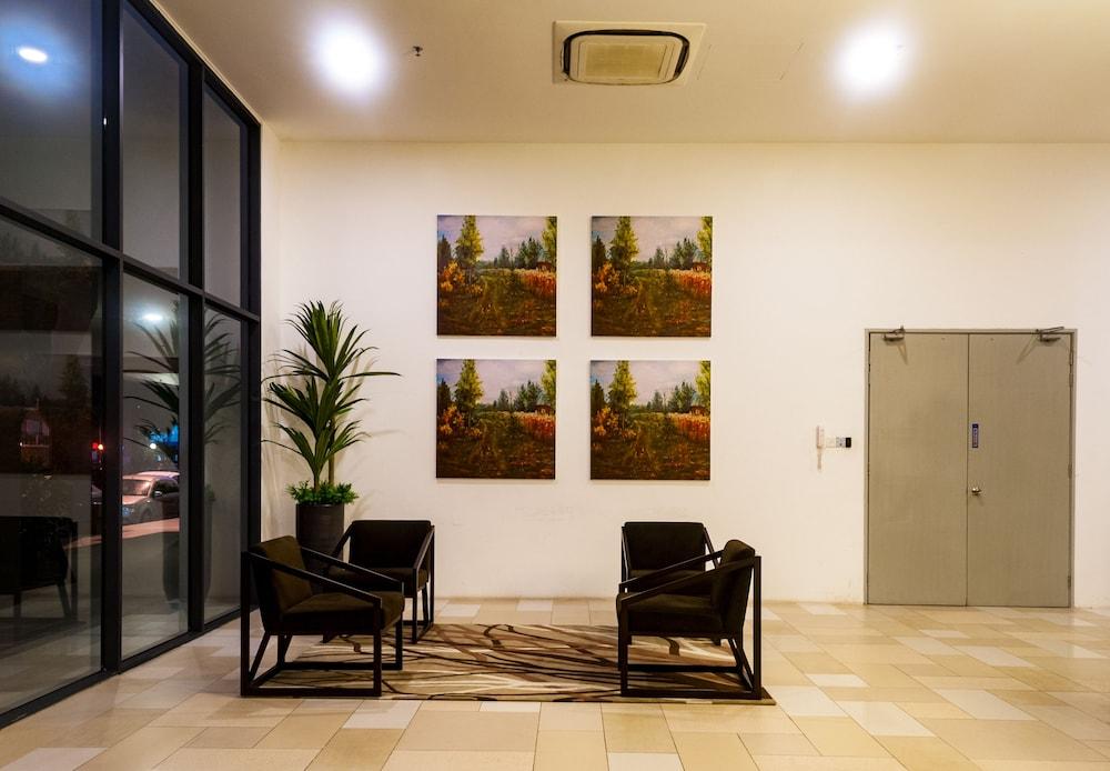 Lazy Traveler Suite by D Imperio Homestay Lobby Sitting Area
