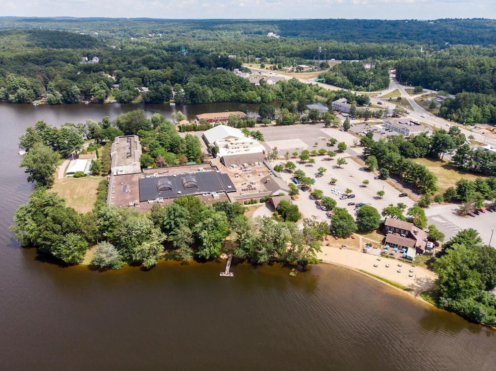 Sturbridge Host Hotel & Conference Center Exterior