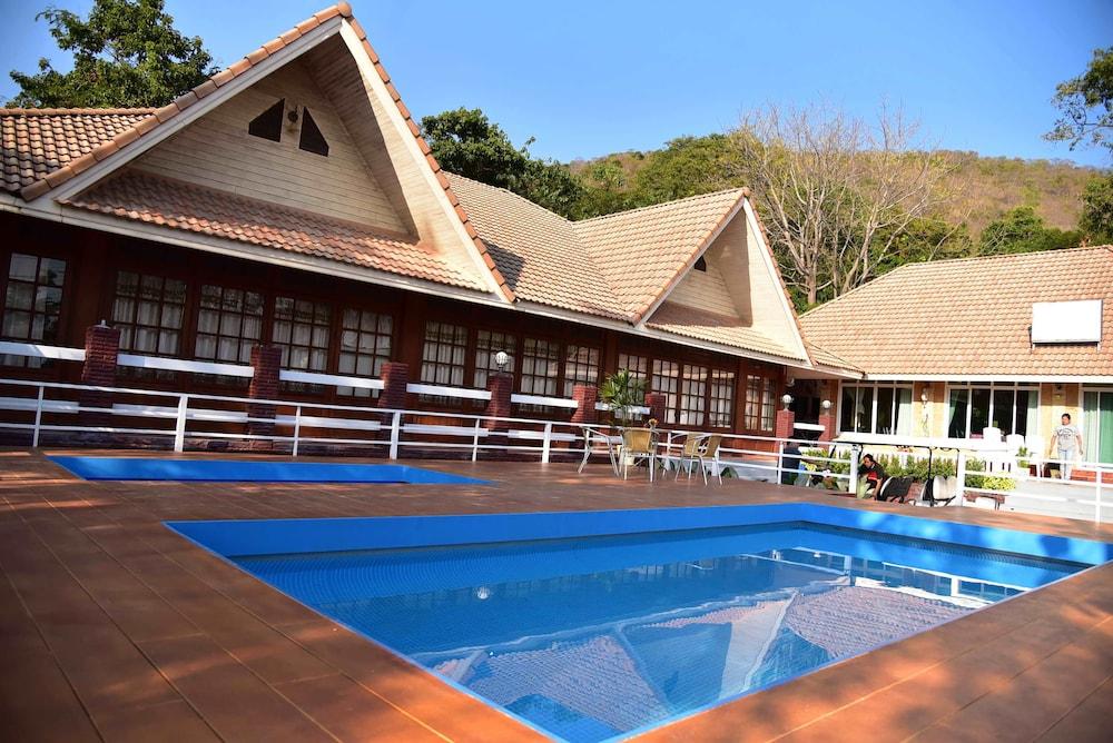 Royal Green Valley Resort