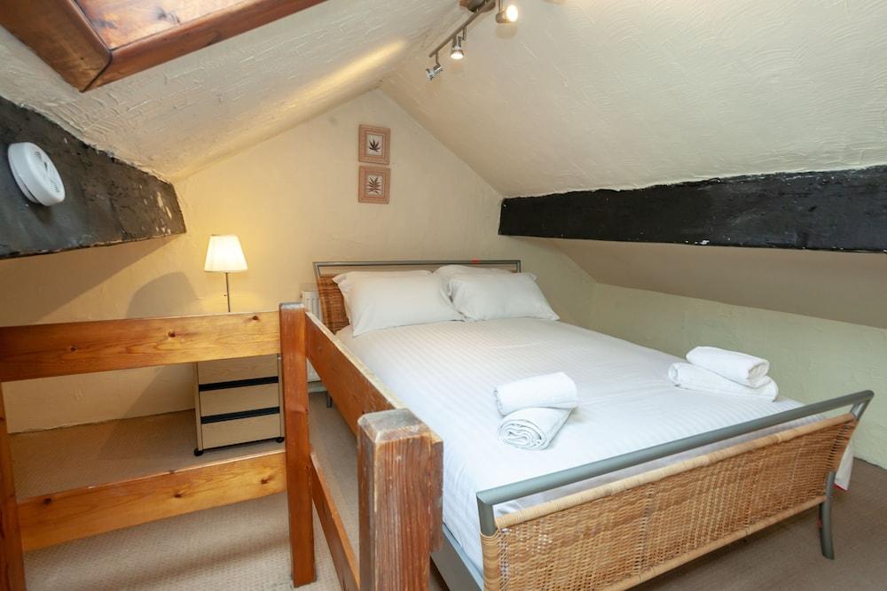 Ferncliff cottage - in Peak Distric Room