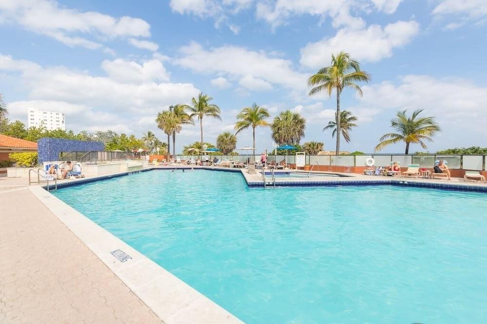 621 Ocean View Hollywood Waterslide