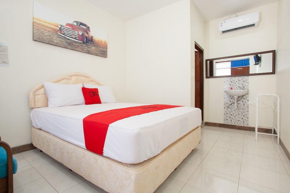 RedDoorz @ Panglima Sudirman Probolinggo Room