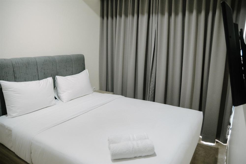 2BR Deluxe and Modern Menteng Park Apartment Featured Image
