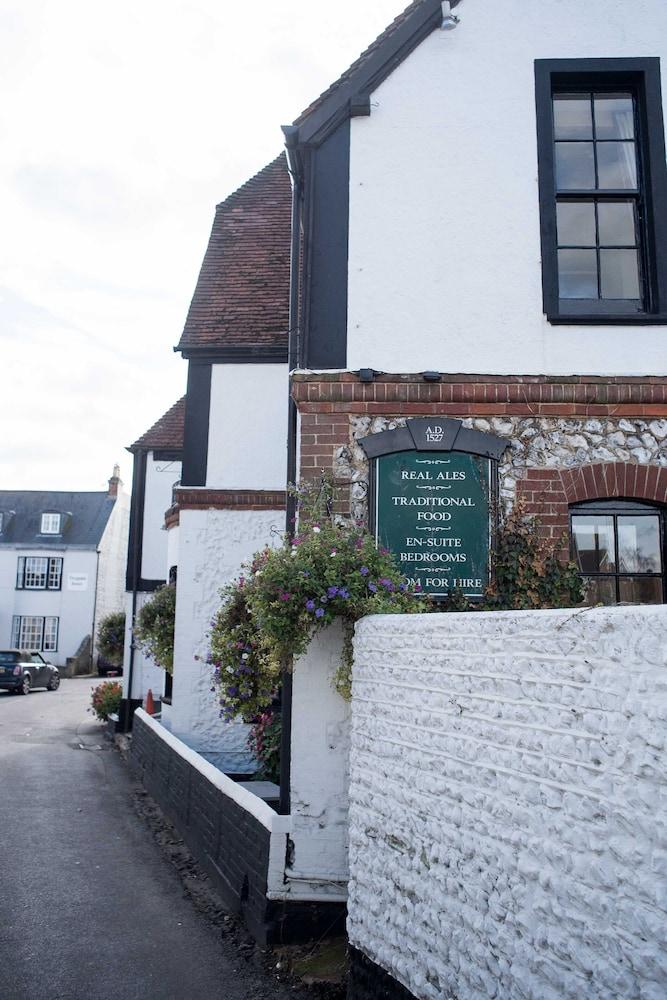 فيليدج هاوس كوتشينج إن المنطقة الخارجية