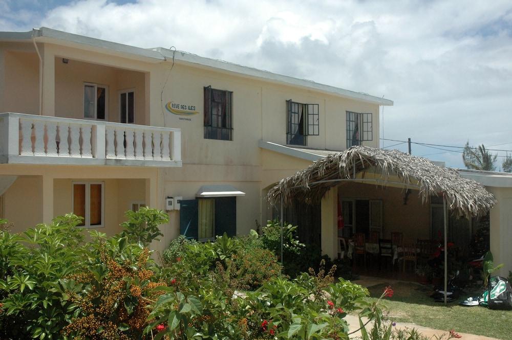 Reve des Iles Exterior