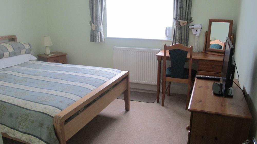 ذا وايت هارت إن أخرى