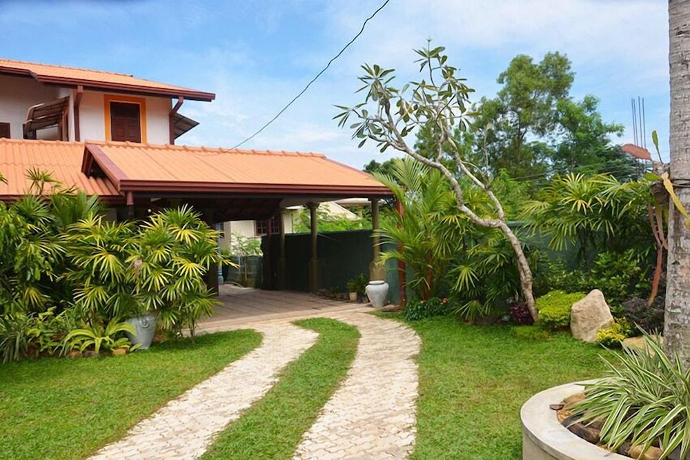 منتج ونادي صحي بلومزبري هوليداي