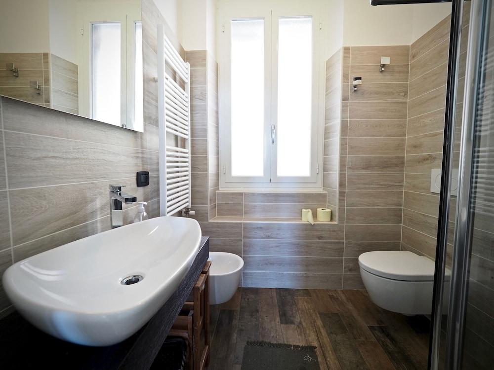 كازا ماركوني تيراتسا سول ماري حمام