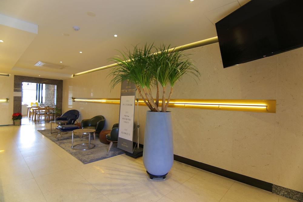 Hotel Gite Interior Detail