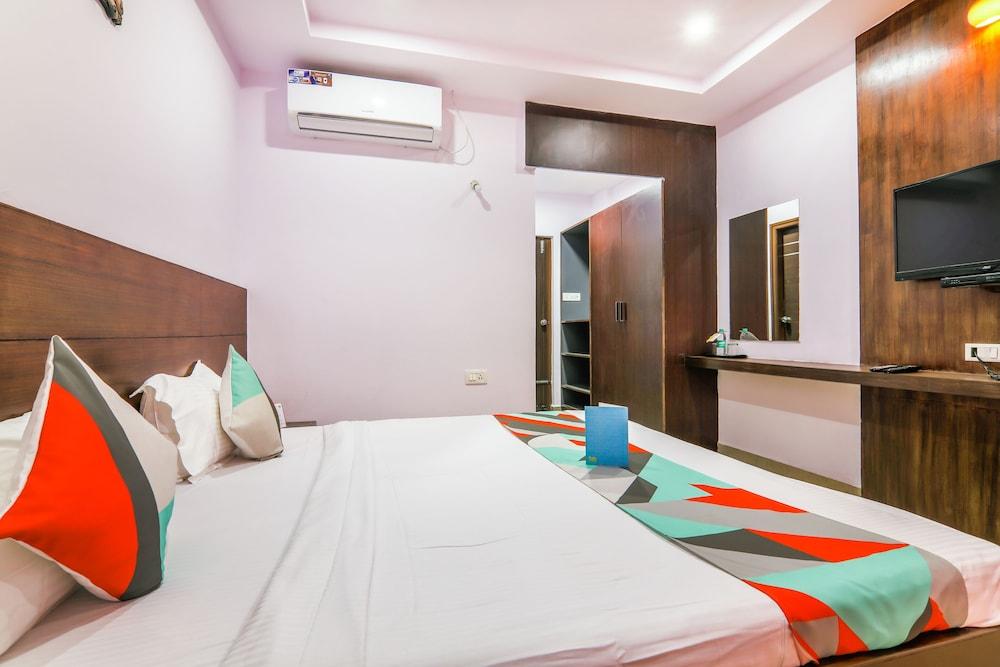 FabHotel Yashaswi Comforts Room