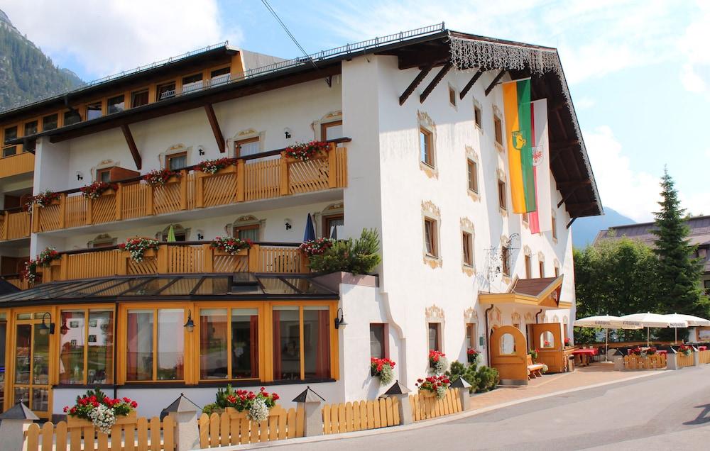 سبورت هوتل إكسندر