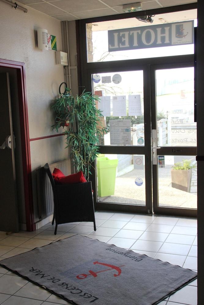 Les Gens de Mer Lorient Interior Entrance