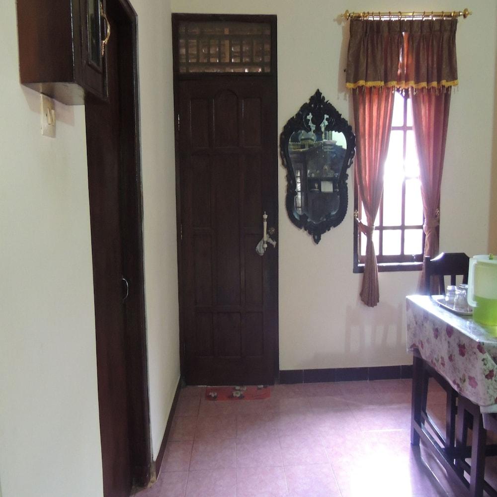 Penginapan Salsa Interior Detail