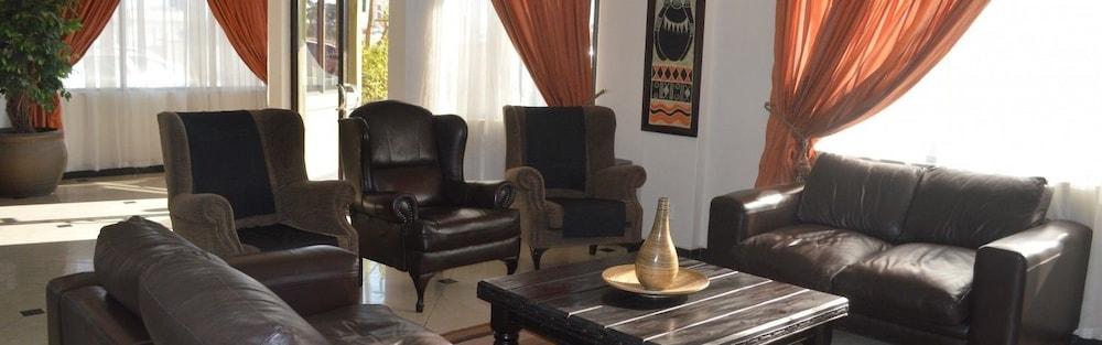 Desert Sands Motel Lobby Sitting Area