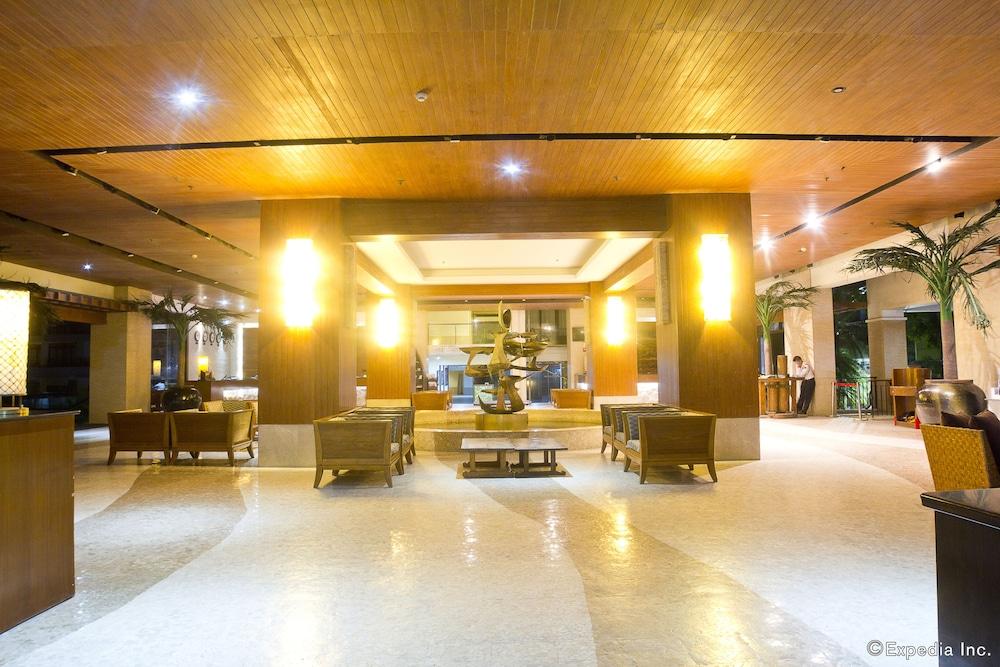 Crown Regency Resort & Convention Center Lobby Sitting Area