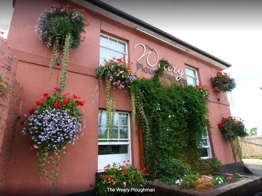 The Railway Inn Exterior