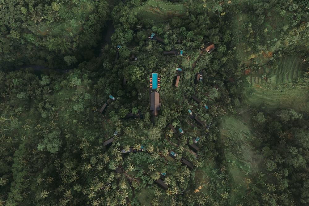 Buahan, A Banyan Tree Escape Exterior