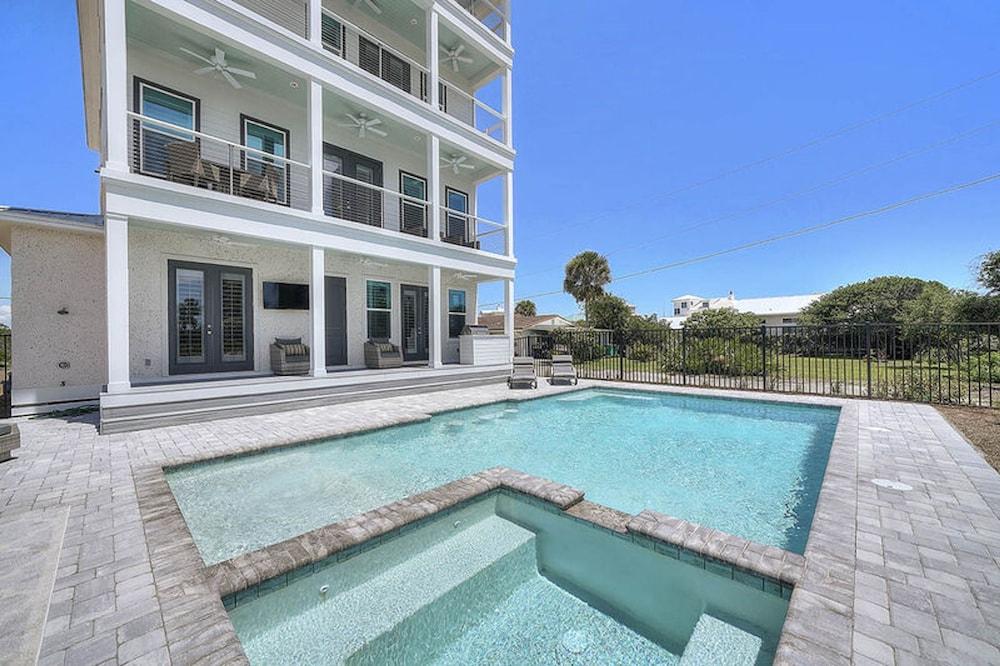 Live It Well by Five Star Properties