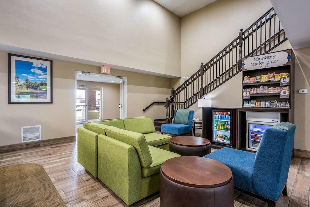 MainStay Suites Cedar Rapids North - Marion Lobby