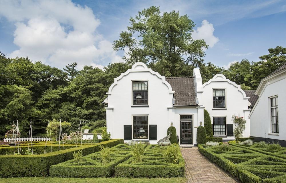 كاستيل إنجيلينبرج - كواليتي لودجينجز منظر من الجو