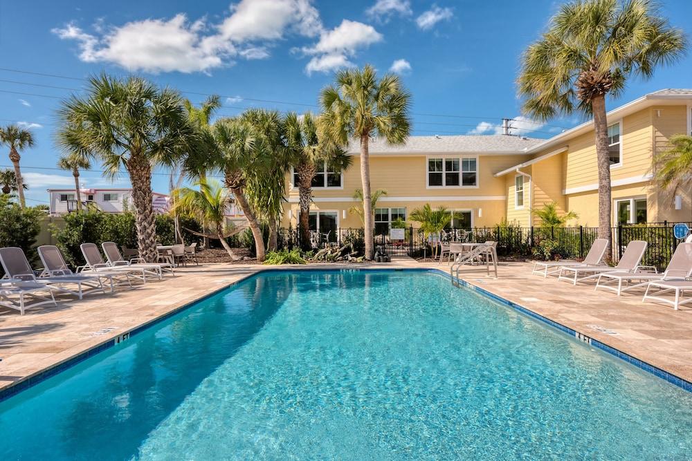 Escape Coastal Resort on Casey Key Featured Image