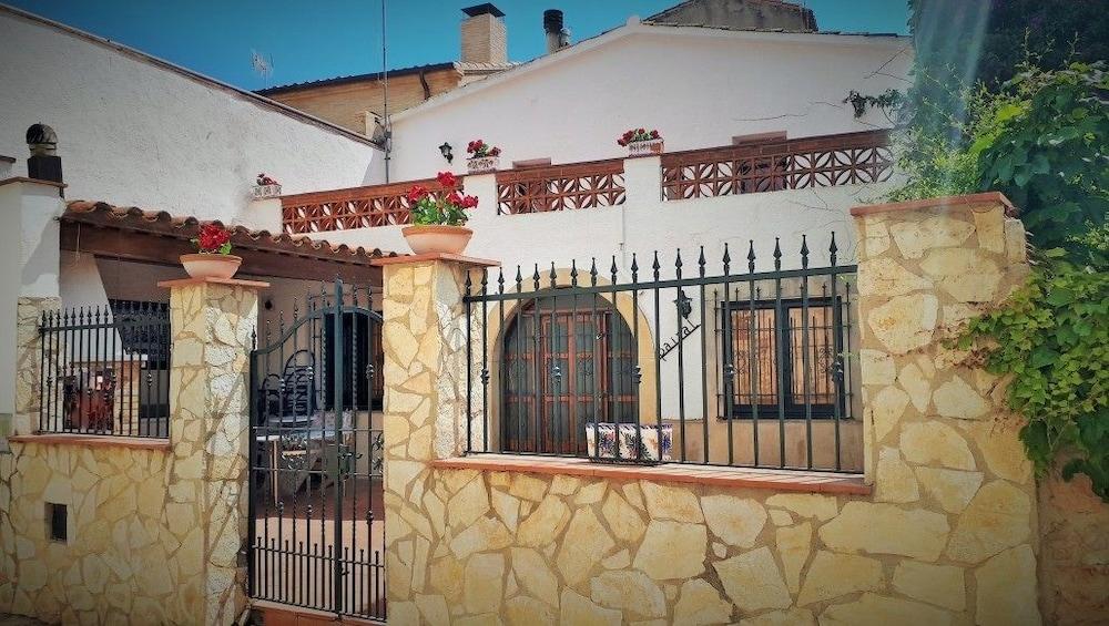 كاسا رورال إن ألبونس إيه 8 مينتس دو لا بلايا دو لا إيسكالا