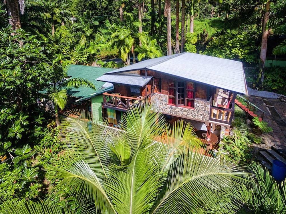Cocoa Cottages Exterior