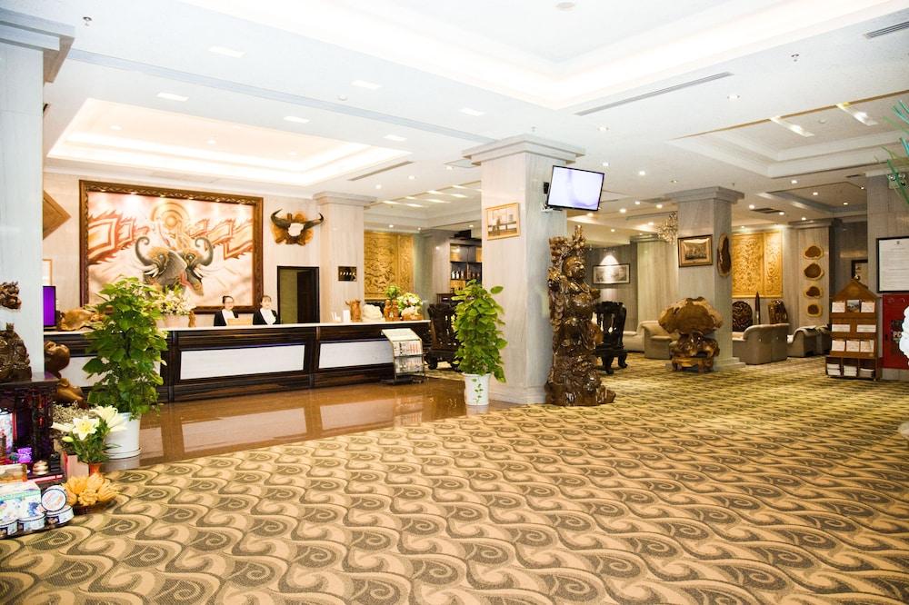 هاي با ترونج هوتل