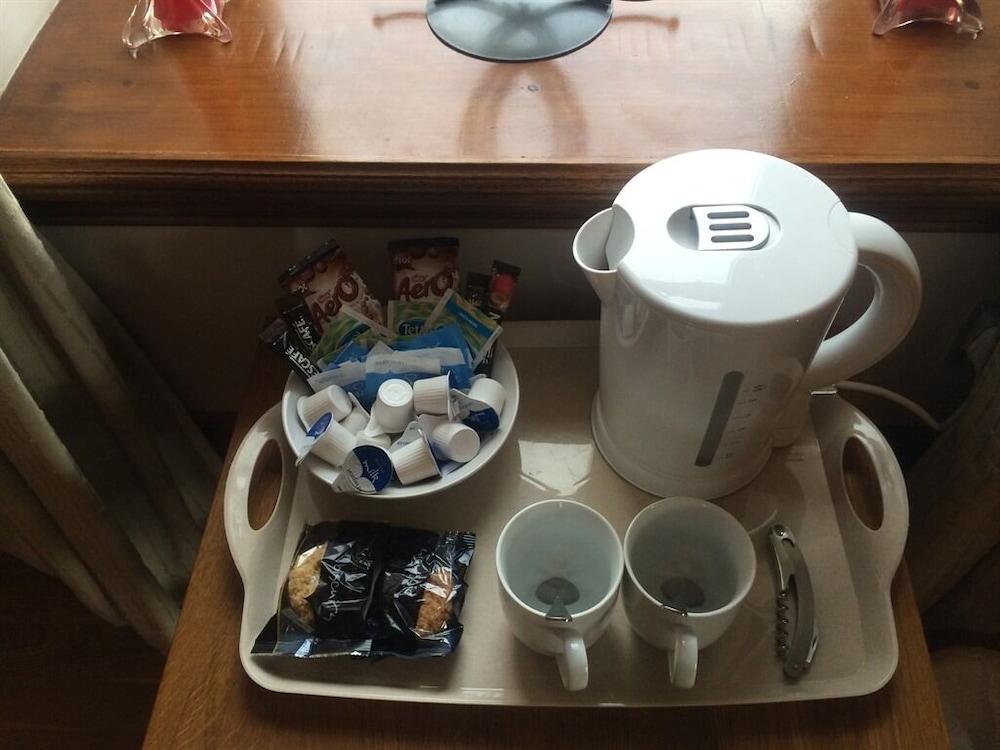 ثورن بانك هاوس أخرى