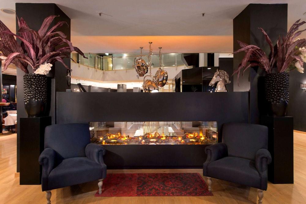 ويندام هانوفر أتريوم الردهة