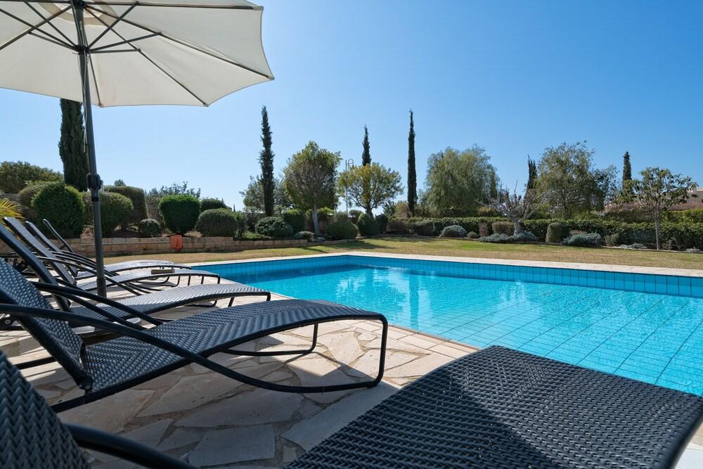 3 bedroom Villa Lara 11 with 10x5m private pool, within walking distance to resort village square Outdoor Pool