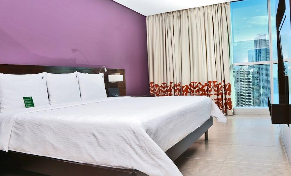 هارد روك هوتل بنما ميجابوليس أخرى